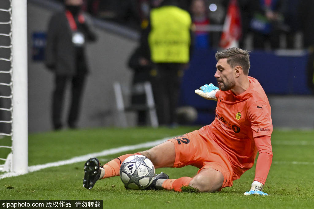 ช่วงเวลาแห่งความสิ้นหวังของโอเบียโด: อัลวาเรซยิงประตูชัยในนาทีที่ 94 ทำลายความฝันไปหมดสิ้น การแข่งขัน: แอตเลติโก มาดริด พบ ลา คอรุนญา