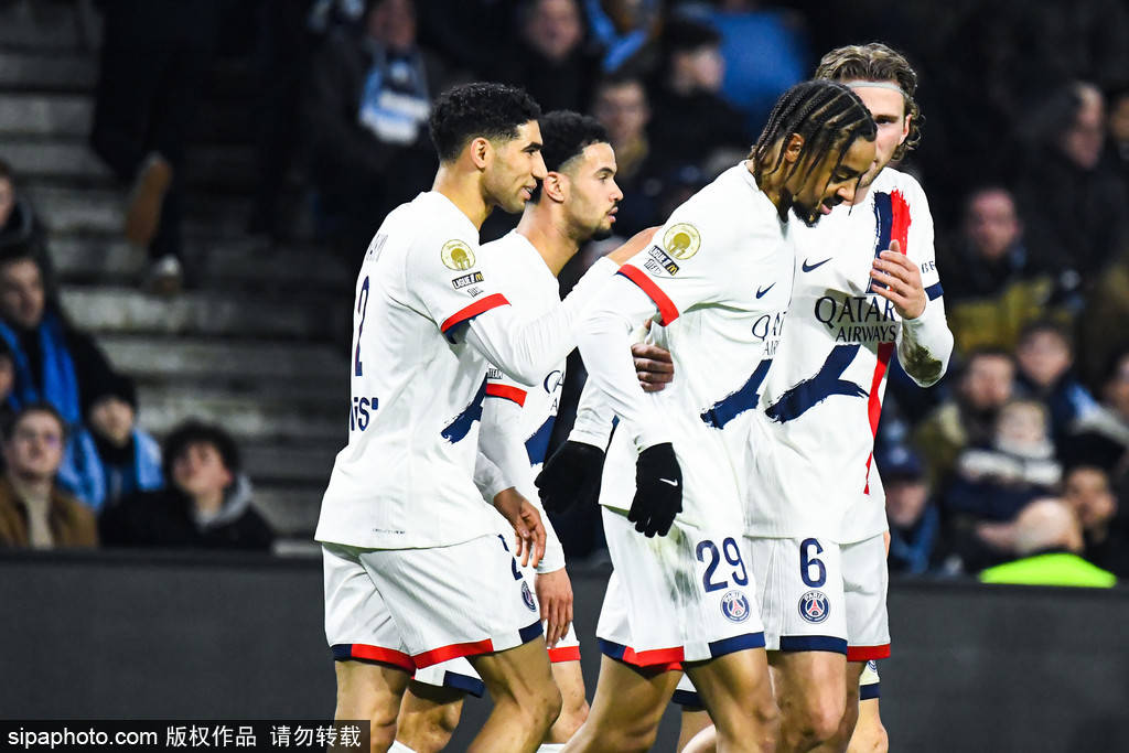 ลีก 1 - บัลโคลาทำประตู, ดูเย่พลาดจุดโทษ ขณะที่ปารีส แซงต์-แชร์กแมง คว้าชัยชนะ 1-0 ในเกมเยือน ขยายคะแนนนำเป็นสี่แต้ม เลอ อาฟร์ ลี คัง-อิน เขตโทษ