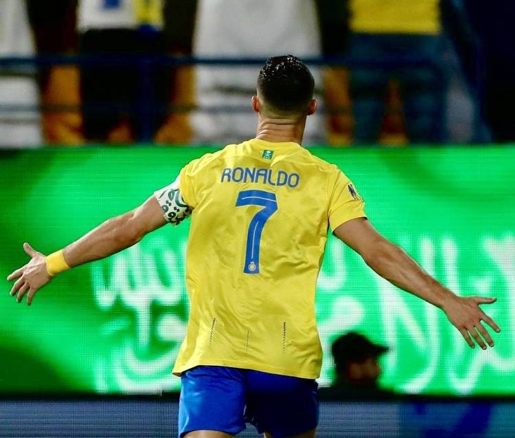 Cristiano Ronaldo ออกจากซาอุดีอาระเบียและไปสเปน! หัวหน้าโค้ชของ Riyad Victory ได้รับการยืนยันอย่างเป็นทางการแล้ว!_madrid_romano_airplane