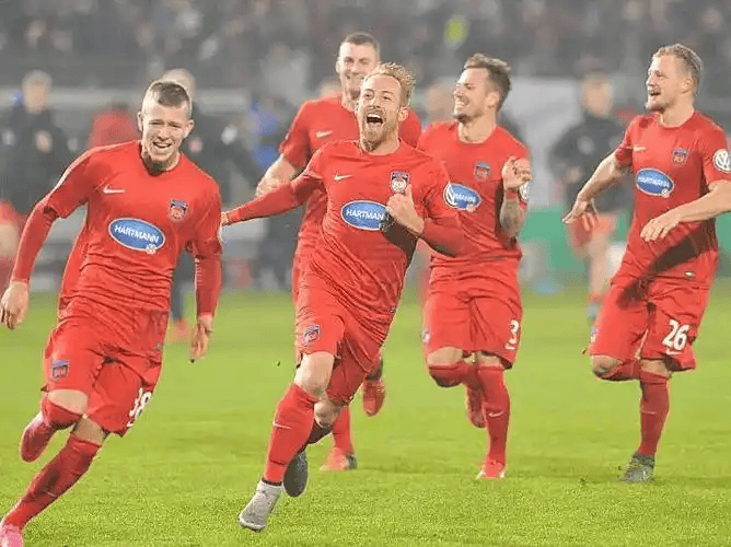 เฮย์เดนไฮม์ vs. ฮอฟเฟ่นไฮม์ ที่ด้านล่างของทีม สู่ด้านล่างของ OU POWERHOUSE_MATCH_STATUS_ATTack