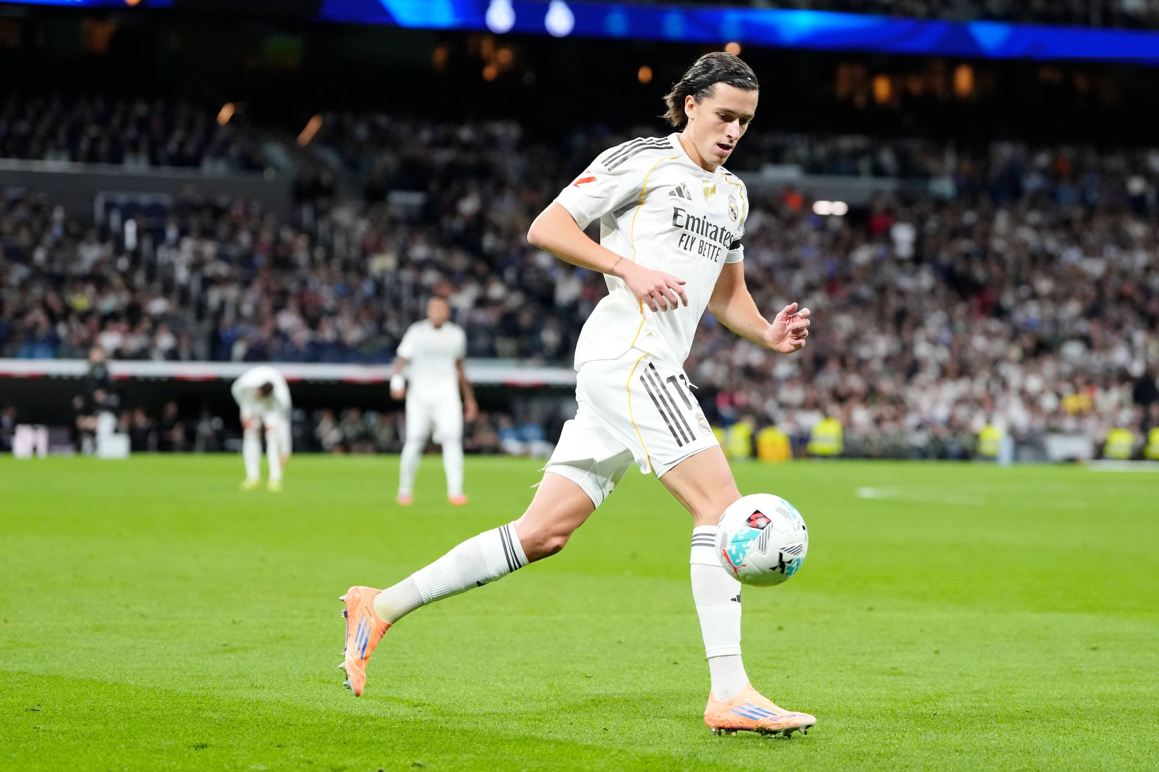 ทหารที่บาดเจ็บเต็มไปด้วยกองพัน! เรอัล มาดริด ประกาศอย่างเป็นทางการ 50 ล้านยูโร บาดเจ็บ ช่วยเหลือ 8 คน พลาด 8 คน พลาด แมนฯ ซิตี้ แมมปเป้ ไม่ยอมเล่น เล่น_Avello_Chemicals League