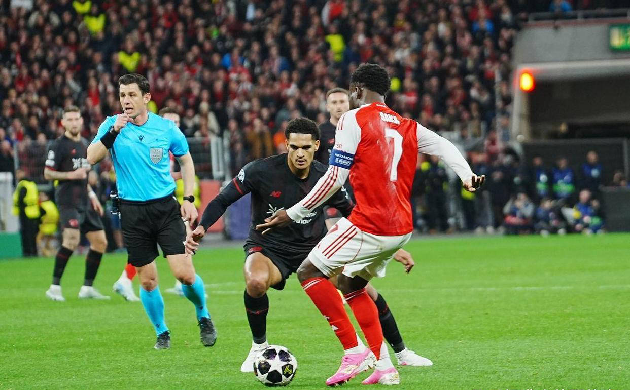 อาร์เซนอล 1-1 เสมอกับเลเวอร์คูเซ่น ซาก้าถูกจำกัด ทาชูอิ เปลี่ยนตัวอย่างเด็ดขาดเพื่อเปิดใช้งานปีกขวา_มาเดือก_แมนซิตี้_ลิเวอร์พูล