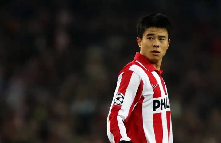 ทำไมซุนเซียงถึงล้มเหลวในการตั้งหลักในฟุตบอลยุโรป และอะไรทำให้เขาต้องกลับไปเล่นฟุตบอลที่จีน _ เซี่ยงไฮ้_ยูฟ่า แชมเปี้ยนส์ลีก_อาร์เซนอล