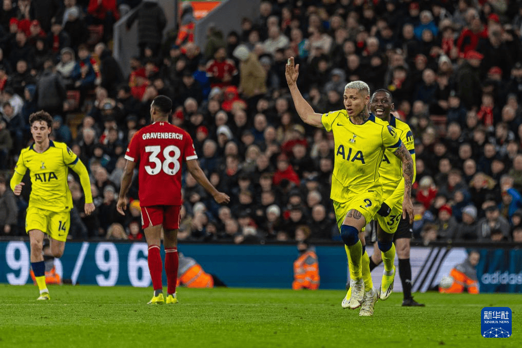 พรีเมียร์ลีก : ท็อตแนม จับมือ ลิเวอร์พูล_แมตช์_ สำนักข่าวซินหัว_time