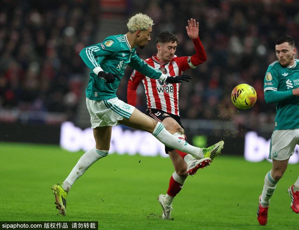 12 คนเล่นไม่ได้ สเปอร์สกับลิเวอร์พูล เริ่มทำนาย: โซลังก์ ริซาโลน เริ่ม การวิเคราะห์ทางยุทธวิธี และเรื่องราวของผู้เล่นที่อยู่เบื้องหลัง IT_Match