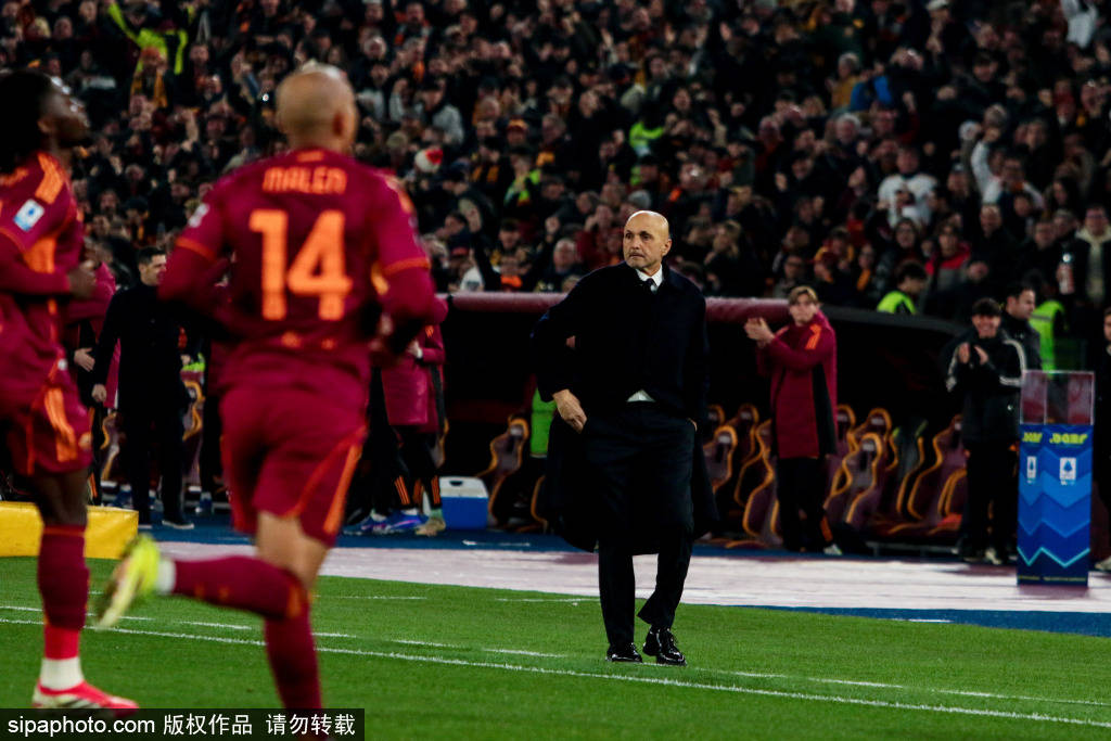 โคโม 2-1 กลับกรุงโรม! การประลองที่ยอดเยี่ยมที่เชื่อมโยงกับเกมยุทธวิธีและเรื่องราวของผู้เล่น_match_victory_serie A