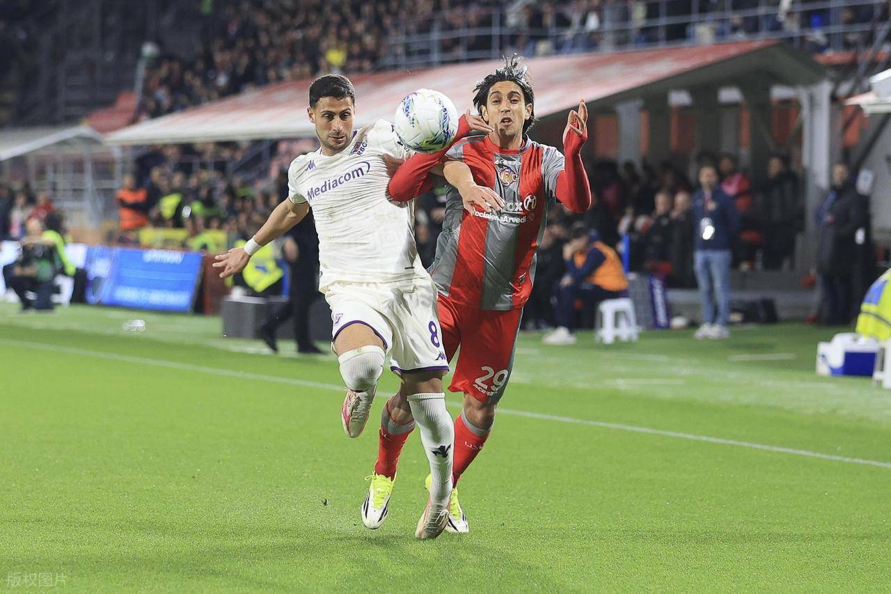 ด้วยชัยชนะ 4-1 ของแขกรับเชิญของฟลอเรนซ์ อันดับล่าสุดของกัลโช่ในกัลโช่_cremonese_goodmondson_home