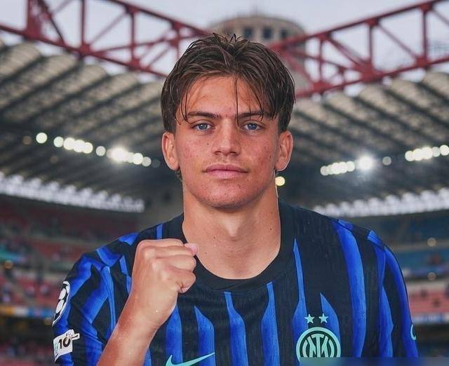 7 แต้มข้างหน้า แต่ 200 ล้านสำหรับการแลกเปลี่ยนเลือด! การเปิดรับการพนันเลือดเย็นของอินเตอร์มิลาน: เสียสละ Barreira เพื่อสร้างราชวงศ์ใหม่? _ ziwo_serie a_archerby