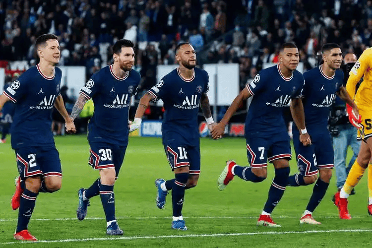 ลีกเอิง 1 โฟกัสการต่อสู้แบบมองไปข้างหน้า: Le Havre เอาชนะ Lyon ที่บ้าน การตกชั้น vs Four Life and Death Game_attack_defense_core