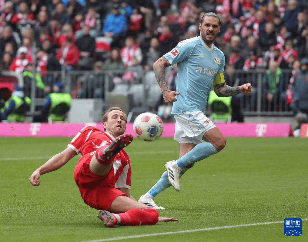 ฟุตบอล - บุนเดสลีกา: บาเยิร์น มิวนิค คว้าแชมป์ เบอร์ลิน จาก ยูไนเต็ด_แมช_player_philip ruiz