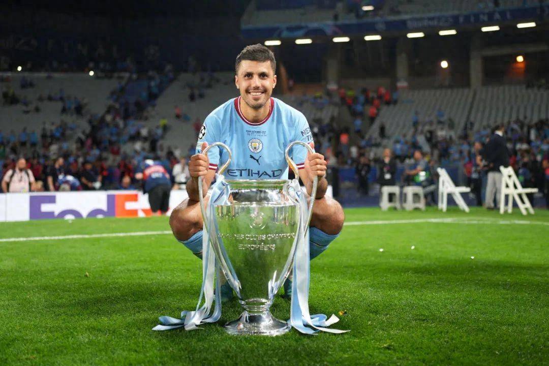 เพื่อหาเงินจำนวนมากที่จะไป? เงินเดือนประจำสัปดาห์ของ Rodri อยู่ที่ 220,000 ปอนด์ น้อยกว่า Harland 1/2 แมนเชสเตอร์ซิตี้อยู่ในอันดับที่ 10