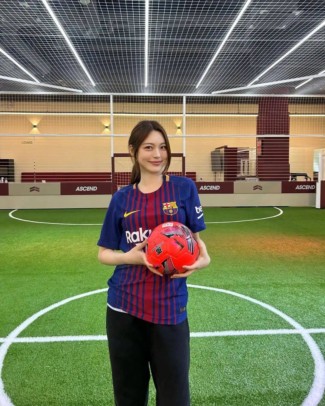 ลาลีกา: แอตเลติโก มาดริด ไม่อยู่ บาร์เซโลนา แก้แค้น สโนว์ และ ความเกลียดชัง_วาลเวอร์เด_โฮม เกม_ยูฟ่า แชมเปี้ยนส์ลีก