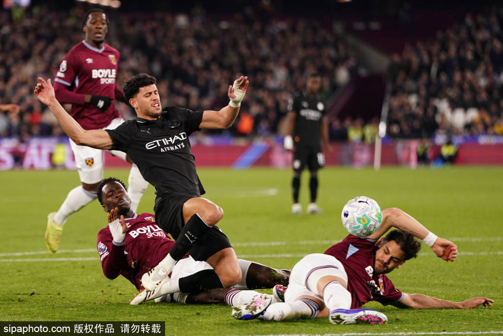 หลังวันที่ 8 สิงหาคม 2015 ท็อตแนม อยู่ในโซนตกชั้นพรีเมียร์ลีกเป็นครั้งแรกหลังเกม