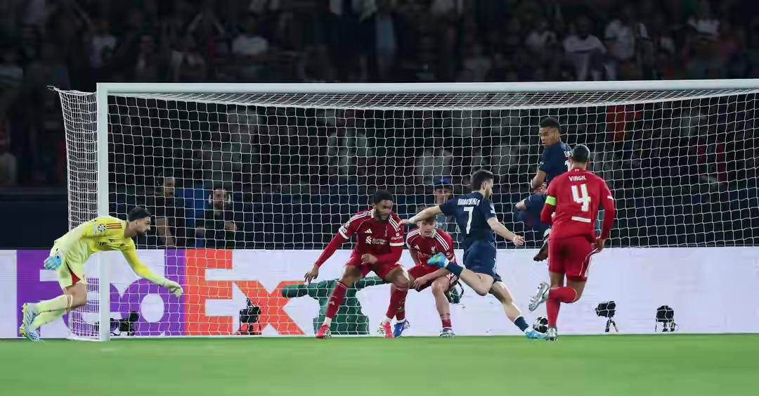 2-0 ชนะ 2-0 ในลิเวอร์พูล ครบกำหนดและ Kvarashelia ทำคะแนน ____________________________________________