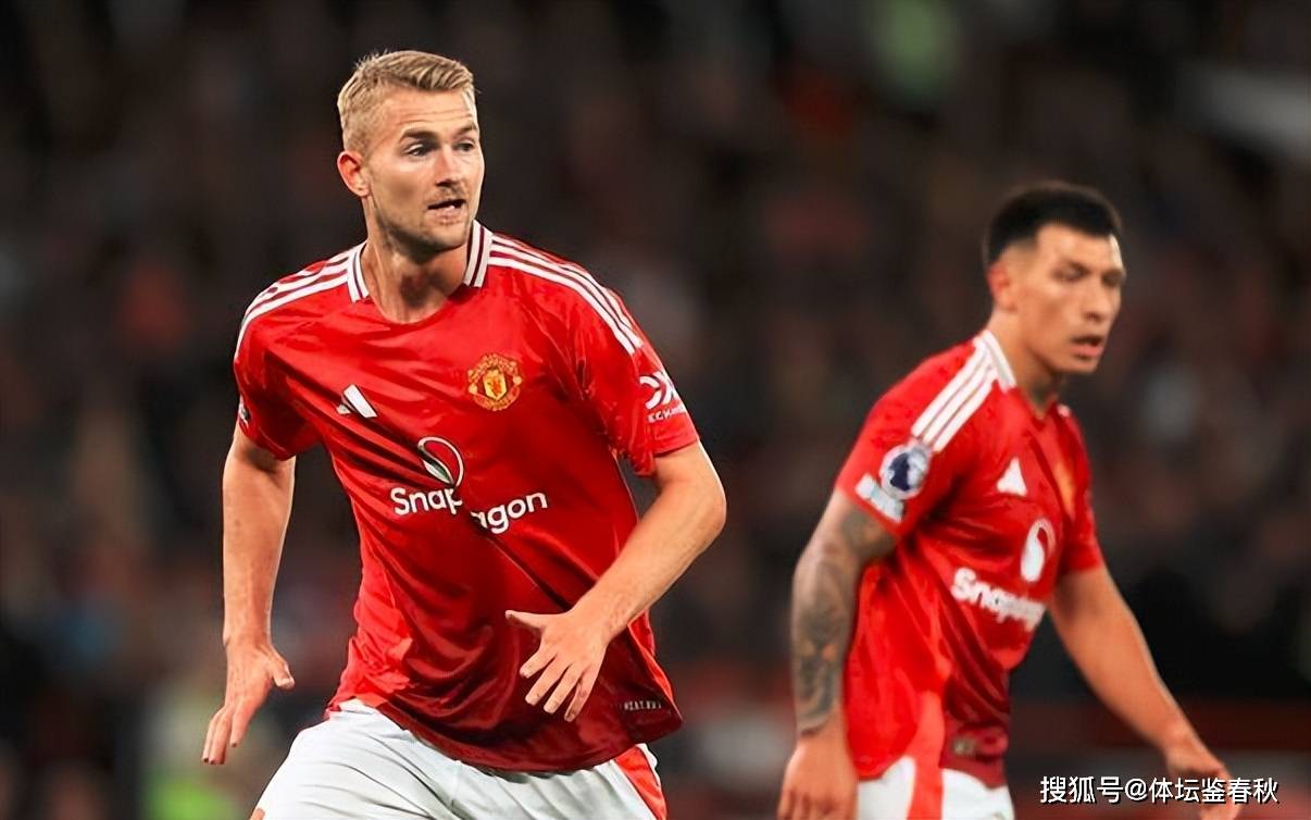 ความฝันฟุตบอลโลก การชำระเงินคืนตามฤดูกาล? โค้ชสองคนของแมนเชสเตอร์ยูไนเต็ดล้มเหลวในการรักษาอาการบาดเจ็บที่หลังของ Dericht_Genu_Player_Training