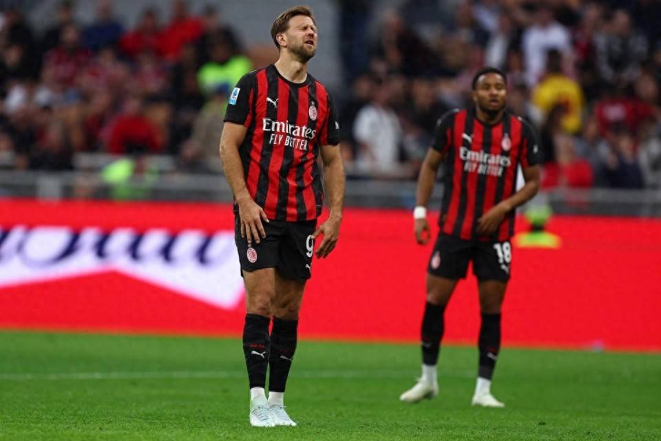 เซเรียอา หนาวมาก! เอซี มิลาน แพ้ 0-3 ในบ้าน ลีโอถูกโห่ และคุณสมบัติแชมเปียนส์ลีกอยู่ใน Jeopardy_udinese_intern_napoli