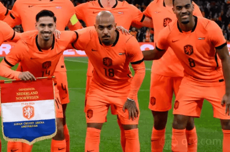 สโมสรโรม่า ซื้อ มาร์เรน กองหน้าชาวดัตช์ 25 ล้านยูโร - ยูฟ่า แชมเปี้ยนส์ ลีก