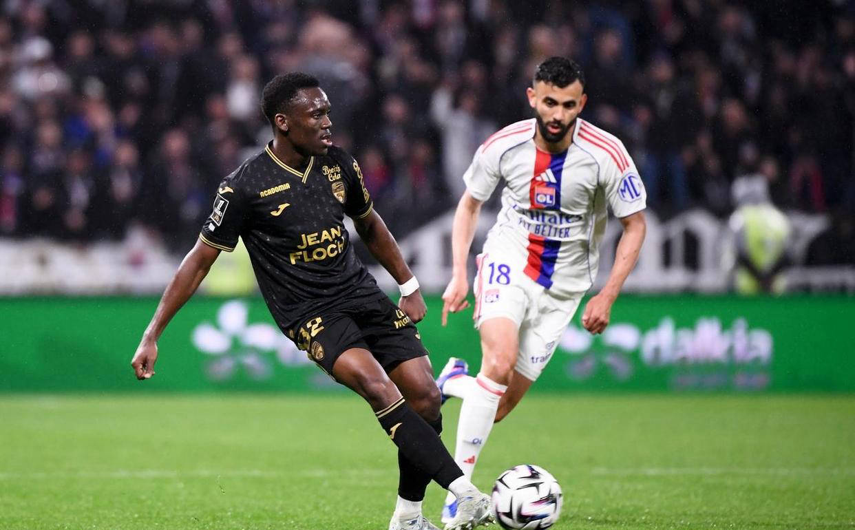 เรอัล มาดริด ค่าเช่า 19 ปี จะส่องแสงในสนาม ลียงเอาชนะ ลอเรียนท์ 2-0 อันดับล่าสุดของลีกเอิง ประกาศ_combat_home_rank