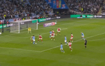 9奥赖利头球破门.gif