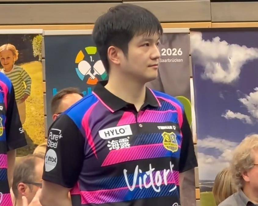 ฟาน เจินตง ชนะอีกแล้ว! แดนซ์ครั้งสุดท้ายที่บ้านในฤดูกาลปกติของบุนเดสลีกา ทำคะแนนได้ 2 แต้ม และทำสำเร็จครั้งแรก_salbruckyn_competition_mengke