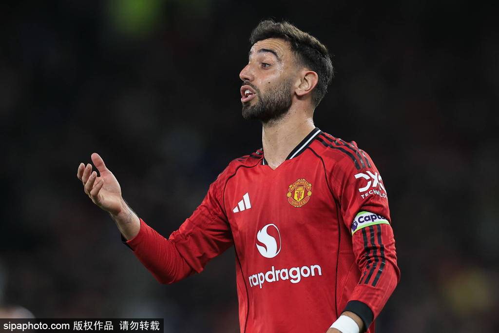 แนะนำกัปตันแชมป์พรีเมียร์ลีก! “ผู้นำ” มิดฟิลด์แมนฯ ยูไนเต็ด โผล่? อัมปาดูกลายเป็นปีศาจแดงนิวเคลียส _ ปกป้อง - ทิมเชอร์วูด _ ผ่าน