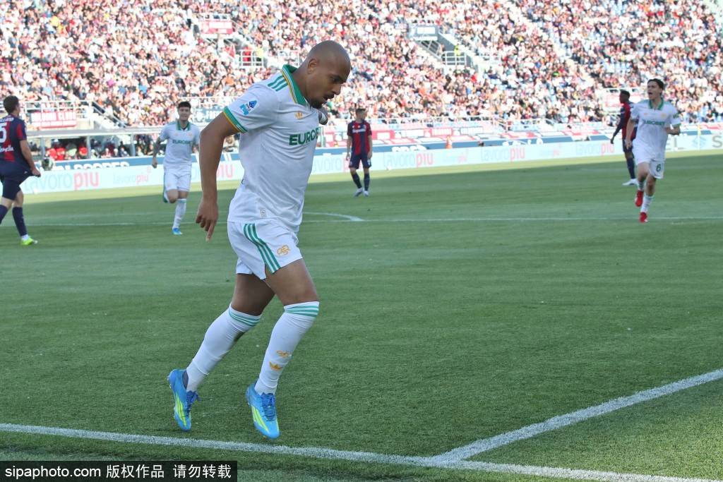 Brian Zaragoza กลับสู่ตลาดการโอน: โรมจะละทิ้งการเกิดใหม่ของ Nirvana หรือไม่ _ ฟุตบอลหญิง_napoles_ยูโรปาลีก