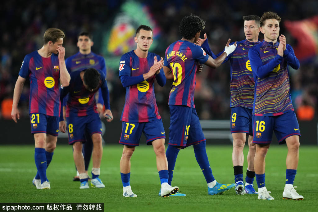 เทศกาลของ John Cruyff Stadium: การเต้นรำ เพลง และเป้าหมายที่ชัดเจน - 