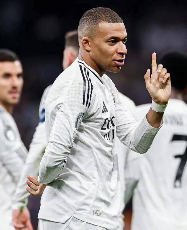 ปารีสที่ไม่มี Mbappe เข้าสู่รอบชิงชนะเลิศ โดยที่ Real Madrid ของเขาต้องดิ้นรน: ในที่สุดฟุตบอลก็ฆ่า King_enrique_1_cba