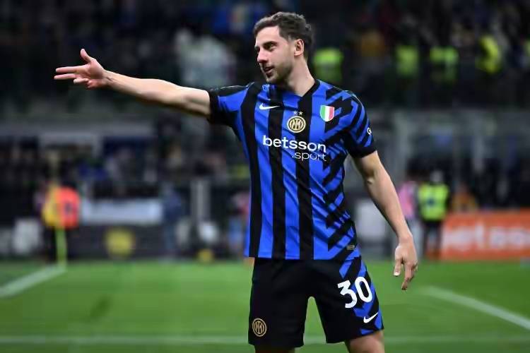 Matteolly สนับสนุนอินเตอร์ มิลาน! สรรเสริญการวางกองกลางและหวังว่า Mkhitaryan จะอยู่ในทีม!_ ผู้เล่น_Strength_Serie A แชมป์