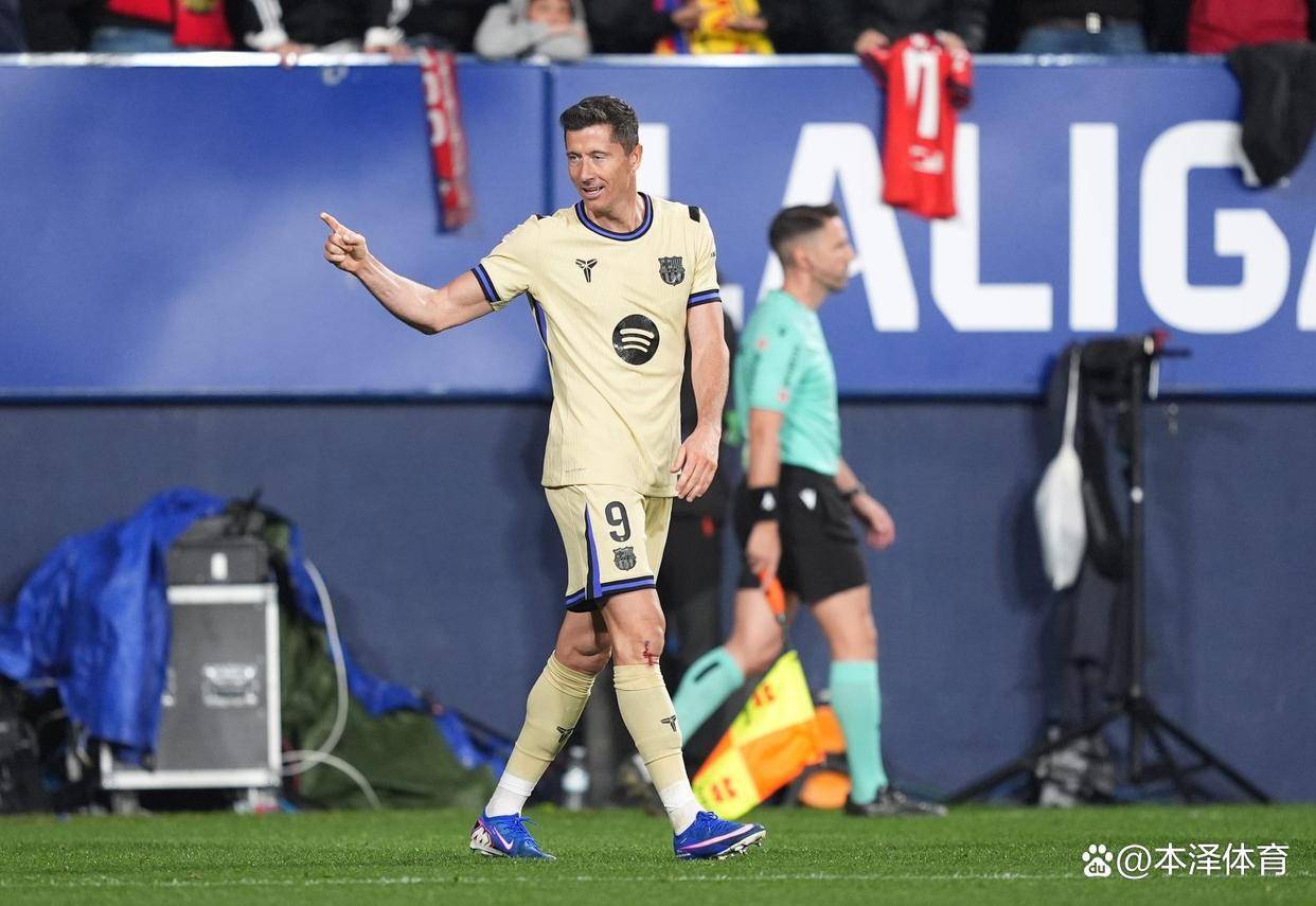 บาร์เซโลน่ากำลังรอให้ Frick ย้ายผู้เล่นสามคนไปที่ Decision_Noukup_Lewandowski_Felix