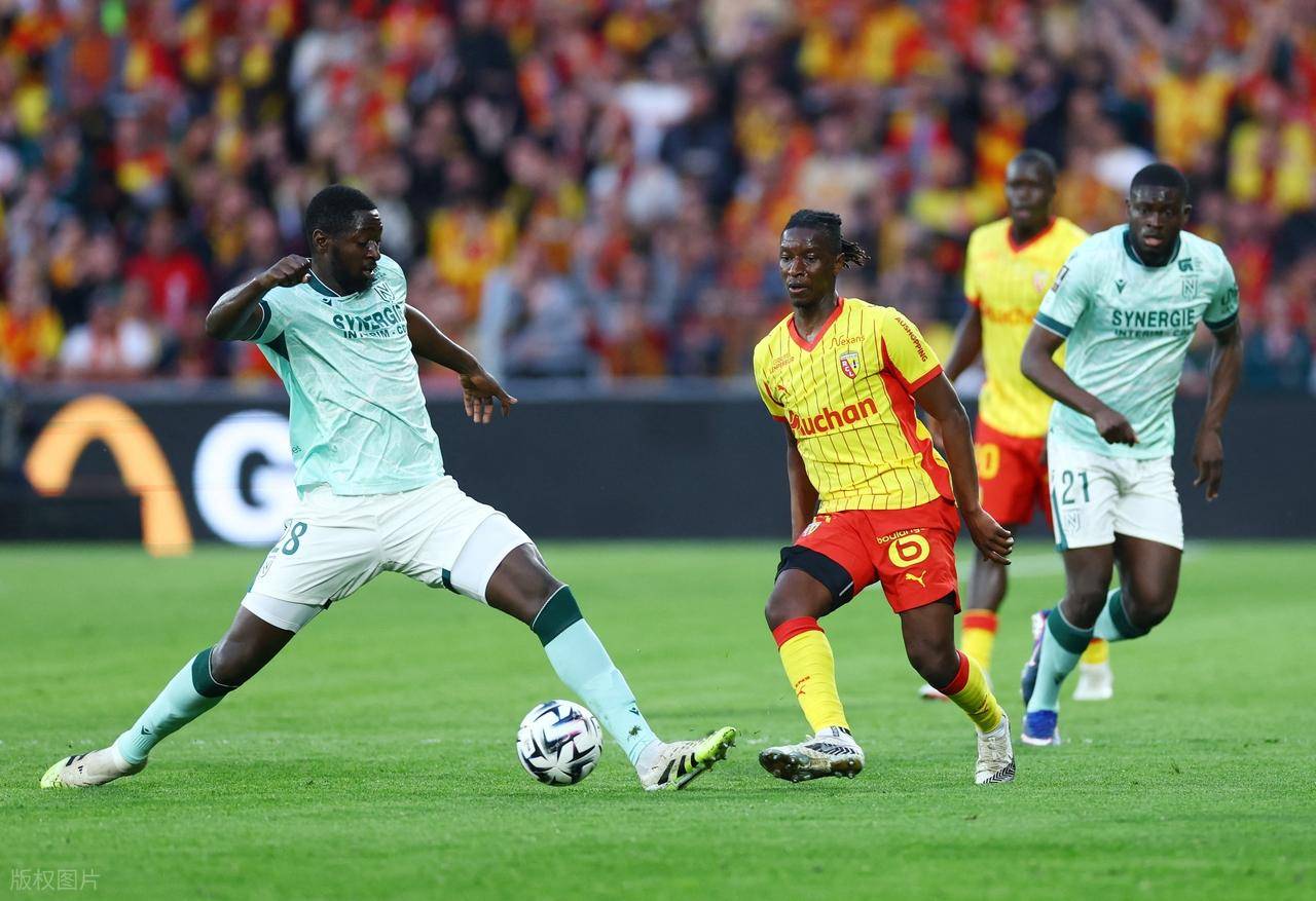 ด้วย 1-0 ใน Lens ทีมที่สองของลีกเอิงเกิด_nantes_league_season