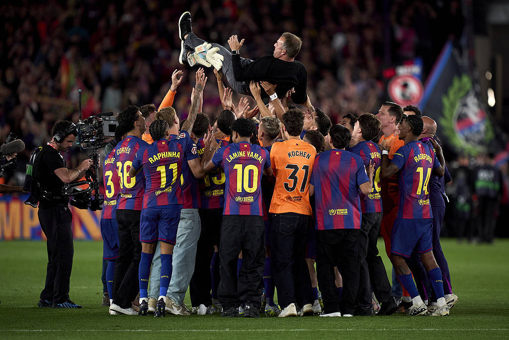 ฤดูกาลคือ Triple Crown! ฟริก นำทีม 4 ฤดูกาล: ความทะเยอทะยานในลีก 100% + 12 Crowns_Barces_West Super League_La Liga