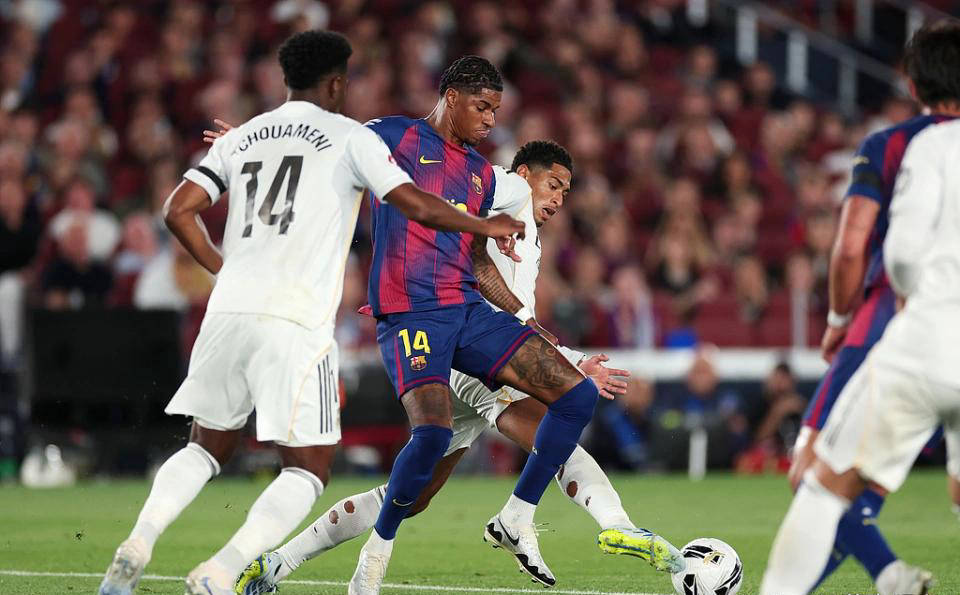 บาร์เซโลน่าต้องการซื้อ Alvarez สตาร์ของ Atletico แต่กังวลเกี่ยวกับการทำผิดของ Coutinho ซ้ำแล้วซ้ำอีกเขาจะดูอย่างไร _ ยู แอตเลติโก_ยูฟ่า แชมเปี้ยนส์ ลีก_แมนเชสเตอร์ ยูไนเต็ด