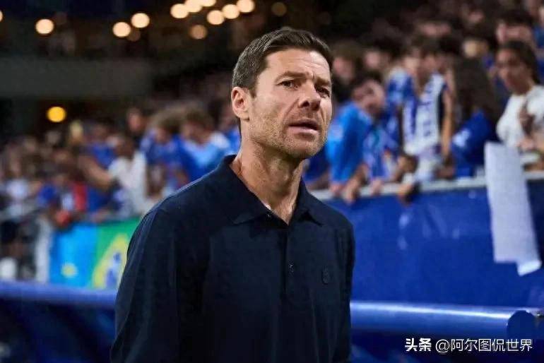 TA: อลอนโซ่ดูเหมือนจะควบคุมห้องล็อกเกอร์ได้ยาก แต่เขามีแชมป์มากกว่ากับ group_harvey_midfielder_uefa แชมเปี้ยนส์ลีกของเชลซีมากกว่า