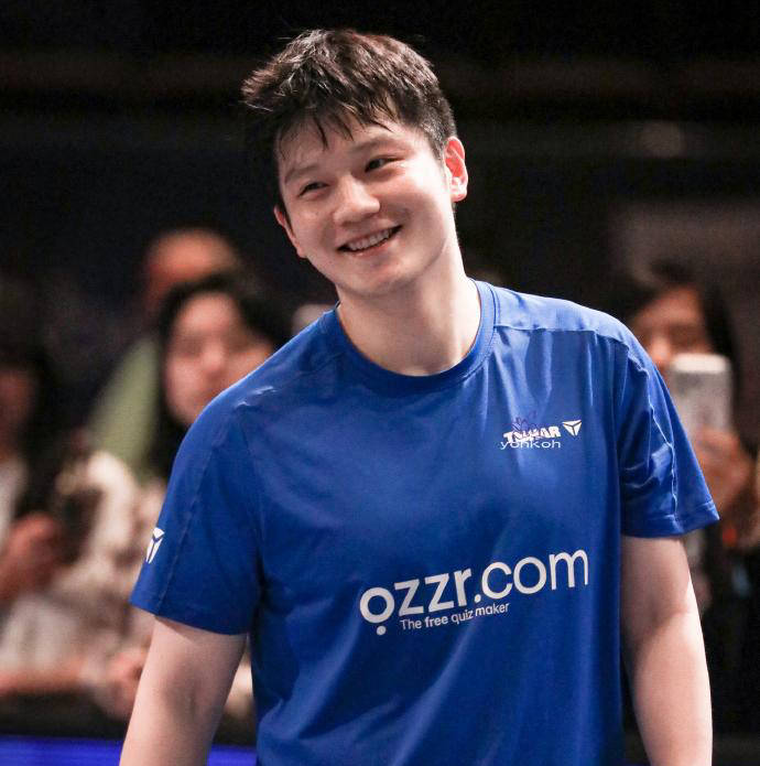 เหตุผลและข้อคิดเห็นเกี่ยวกับการเปลี่ยนฟองน้ำของ Fan Zhendong ใน Finals_WU Jingping_Competition_Courage