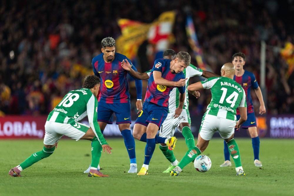 บาร์เซโลน่า 3-1 ชนะ Royal Betis และจบลงด้วยสถิติที่สมบูรณ์ของชัยชนะในบ้านที่สมบูรณ์!_barca_frick_lafinia