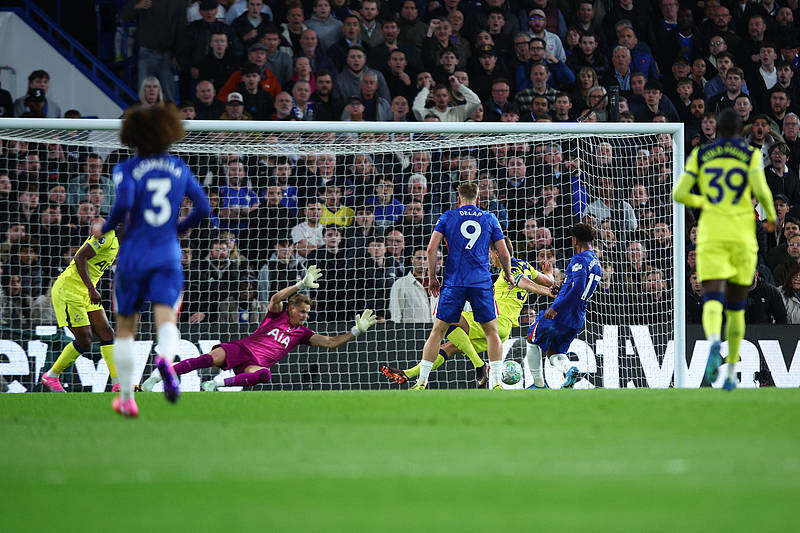 เชลซี 2-1 ท็อตแน่ม เอ็นโซ โอส โอส โอส ยิงไกล _ ริชาร์ด _ อันเดร ซานโตส