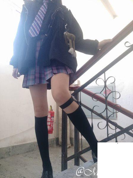 乾凈無毛的小嫩穴 (21P)