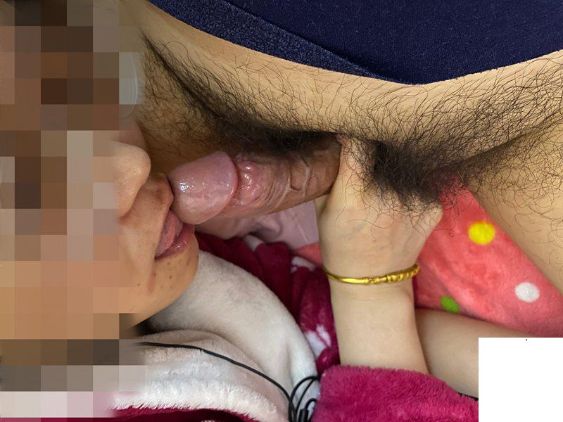 家有騷妻吃雞雞，炮機預告貼，電動大JJ即將入侵小騷逼 (21P)